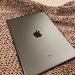 Apple iPad 9th Gen 64GB